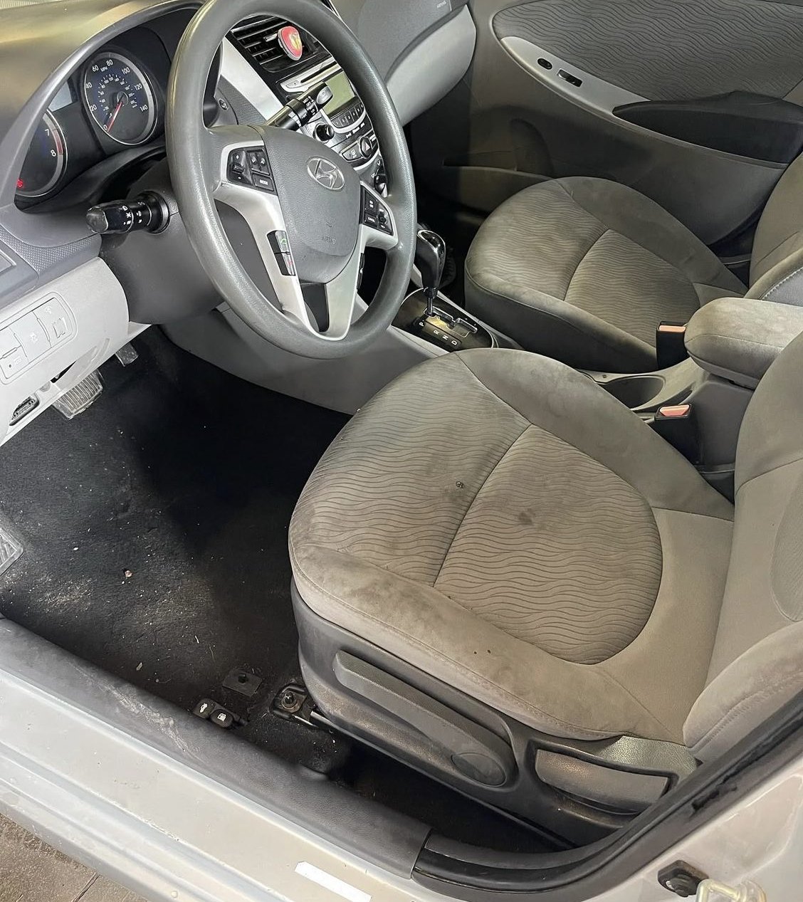 Hyundai Accent interior before detail
